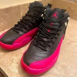 Black and hot pink Jordan’s been worn maybe twice in brand new condition